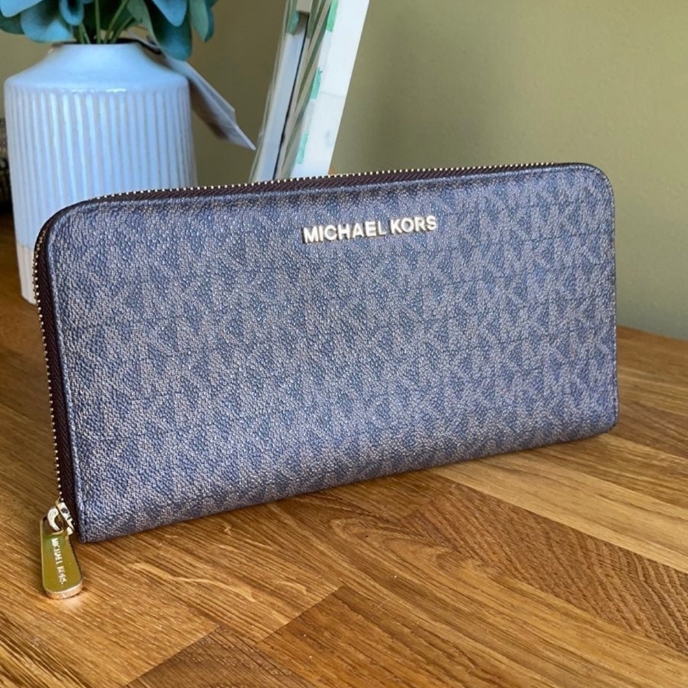 Michael Kors Signature Large Wallet
